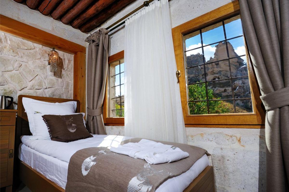 Anatelein Cave Hotel Uchisar Exterior photo