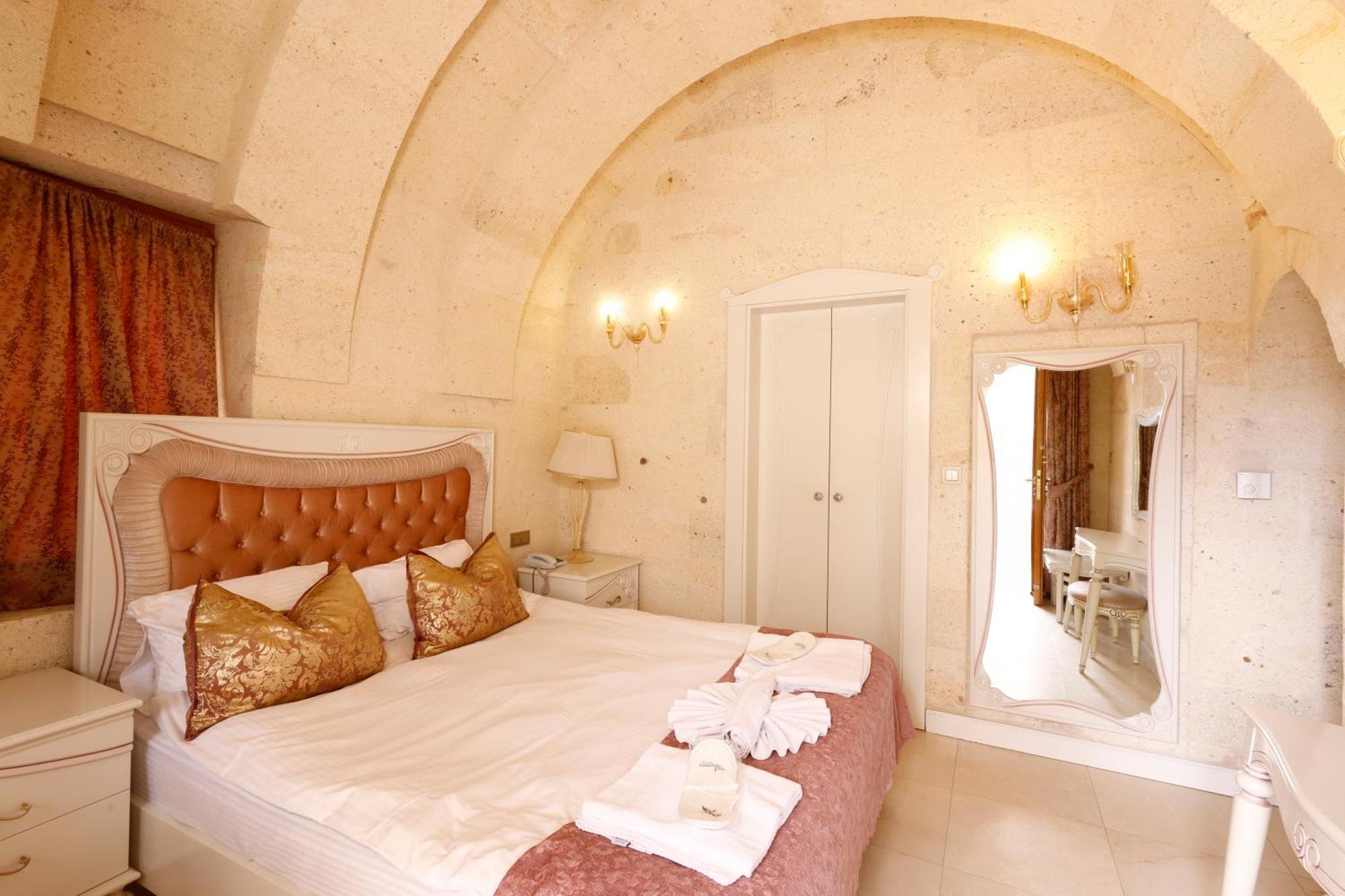 Anatelein Cave Hotel Uchisar Exterior photo