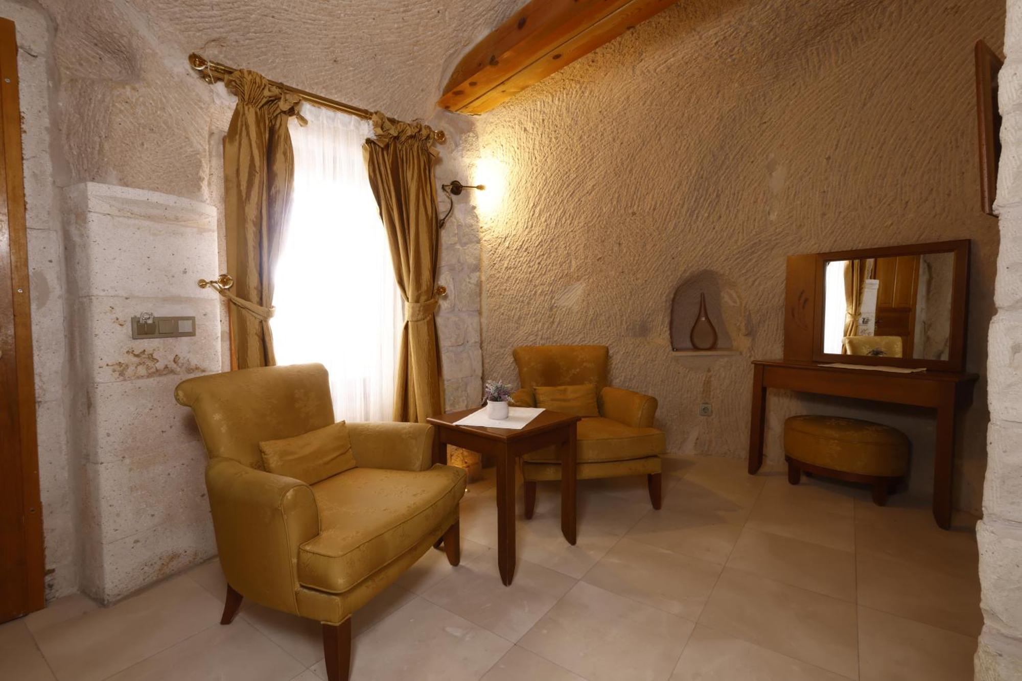 Anatelein Cave Hotel Uchisar Exterior photo