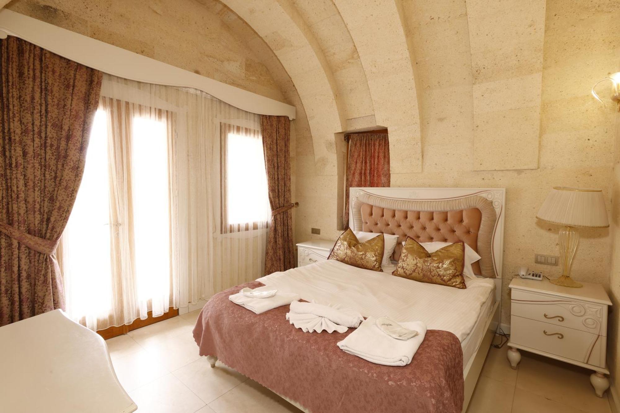 Anatelein Cave Hotel Uchisar Exterior photo