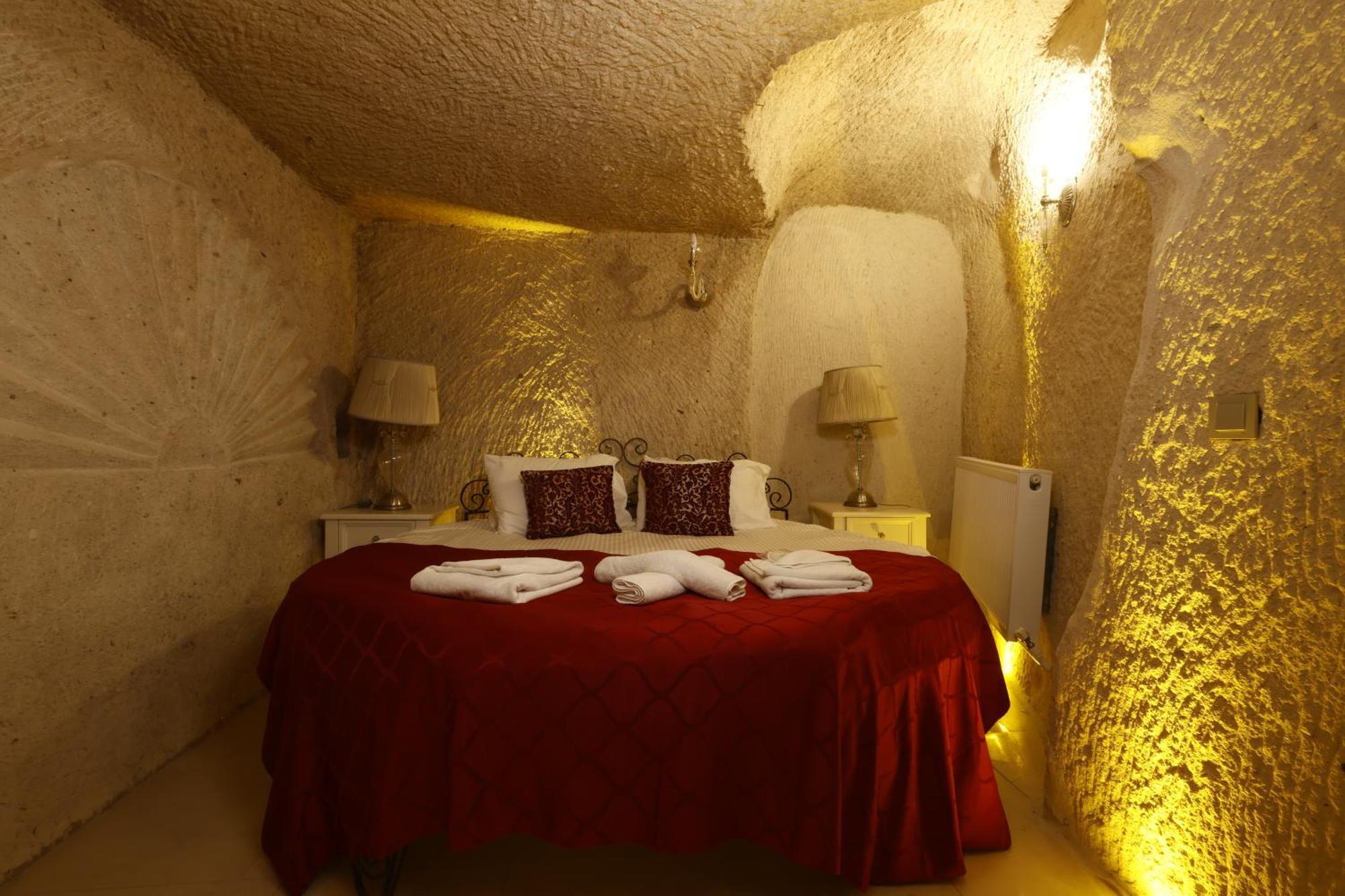 Anatelein Cave Hotel Uchisar Exterior photo