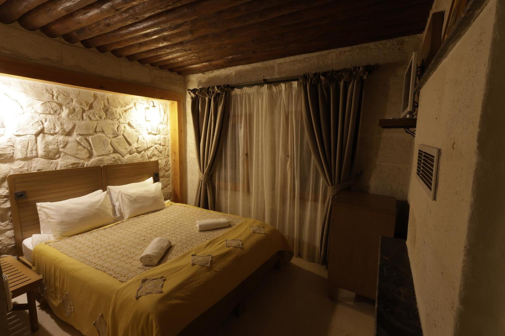 Anatelein Cave Hotel Uchisar Exterior photo