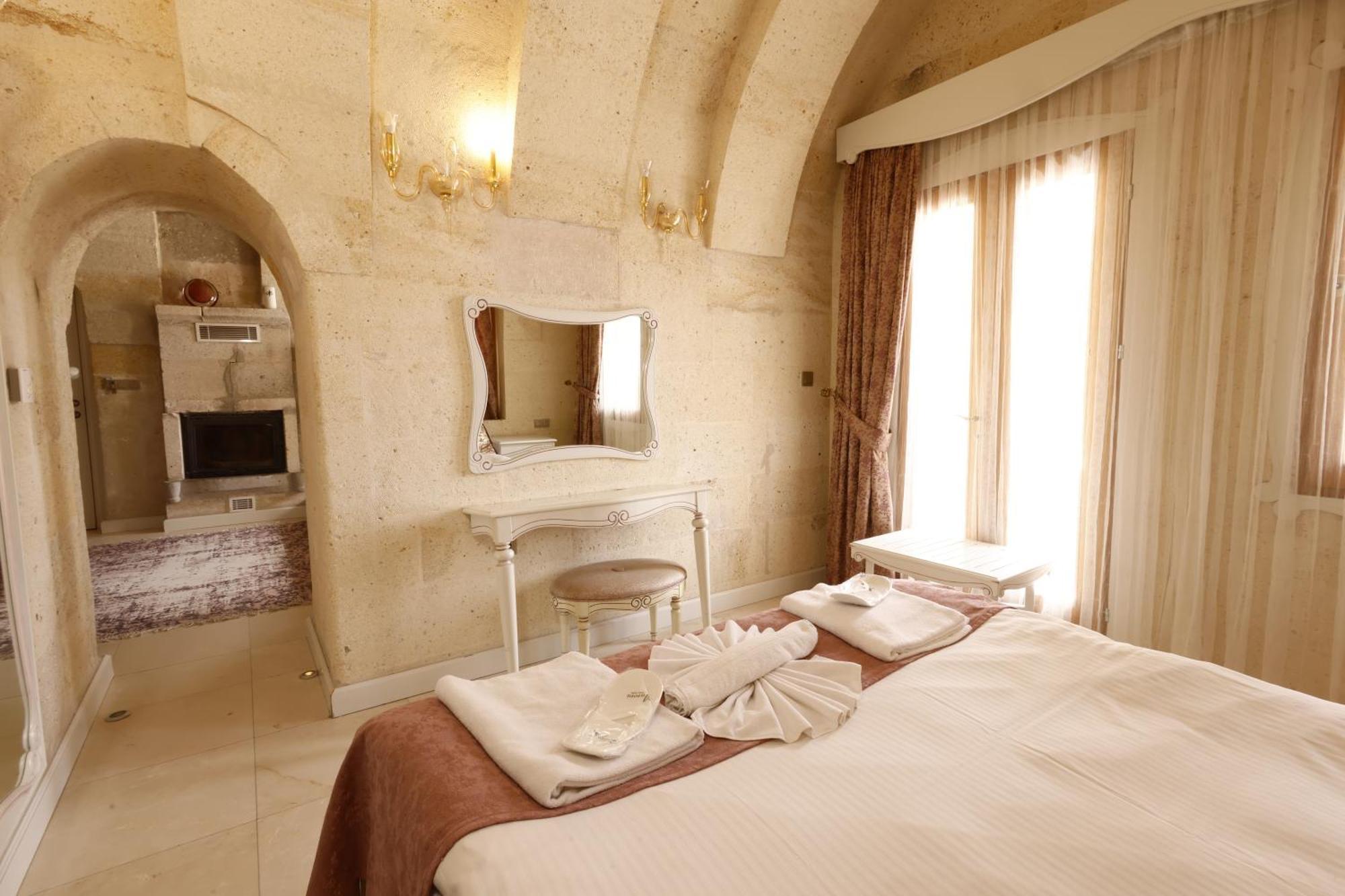 Anatelein Cave Hotel Uchisar Exterior photo