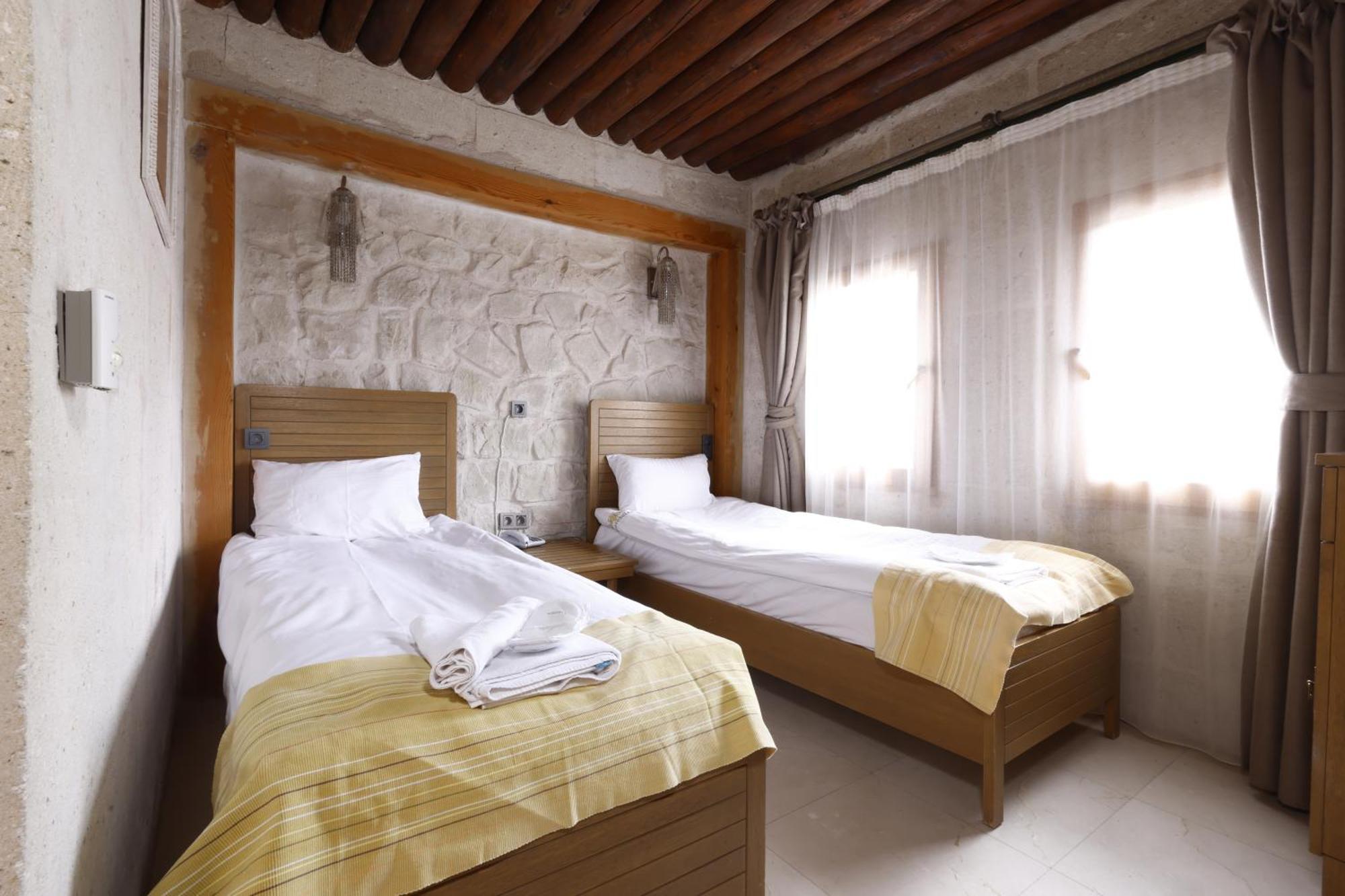 Anatelein Cave Hotel Uchisar Exterior photo