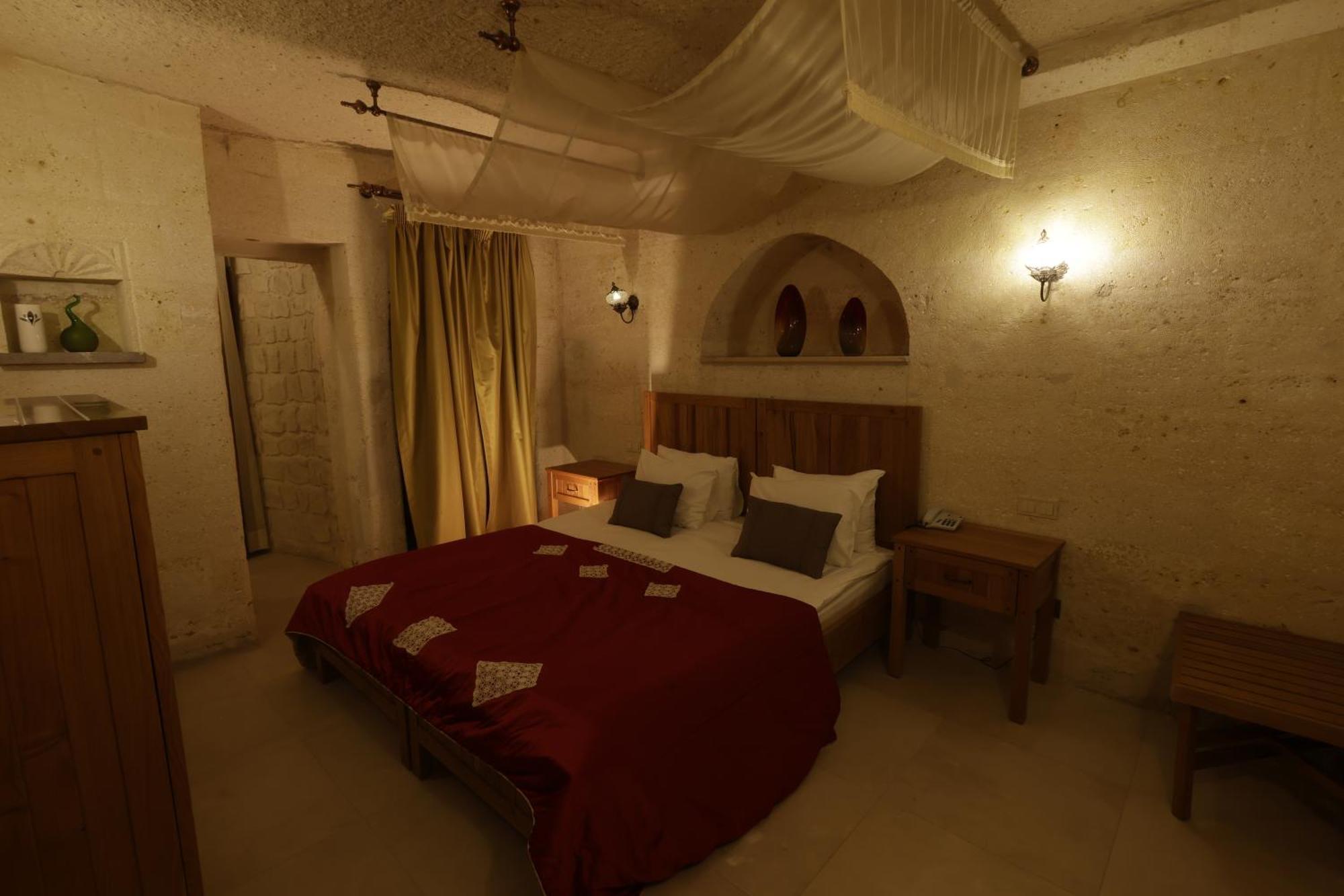 Anatelein Cave Hotel Uchisar Exterior photo