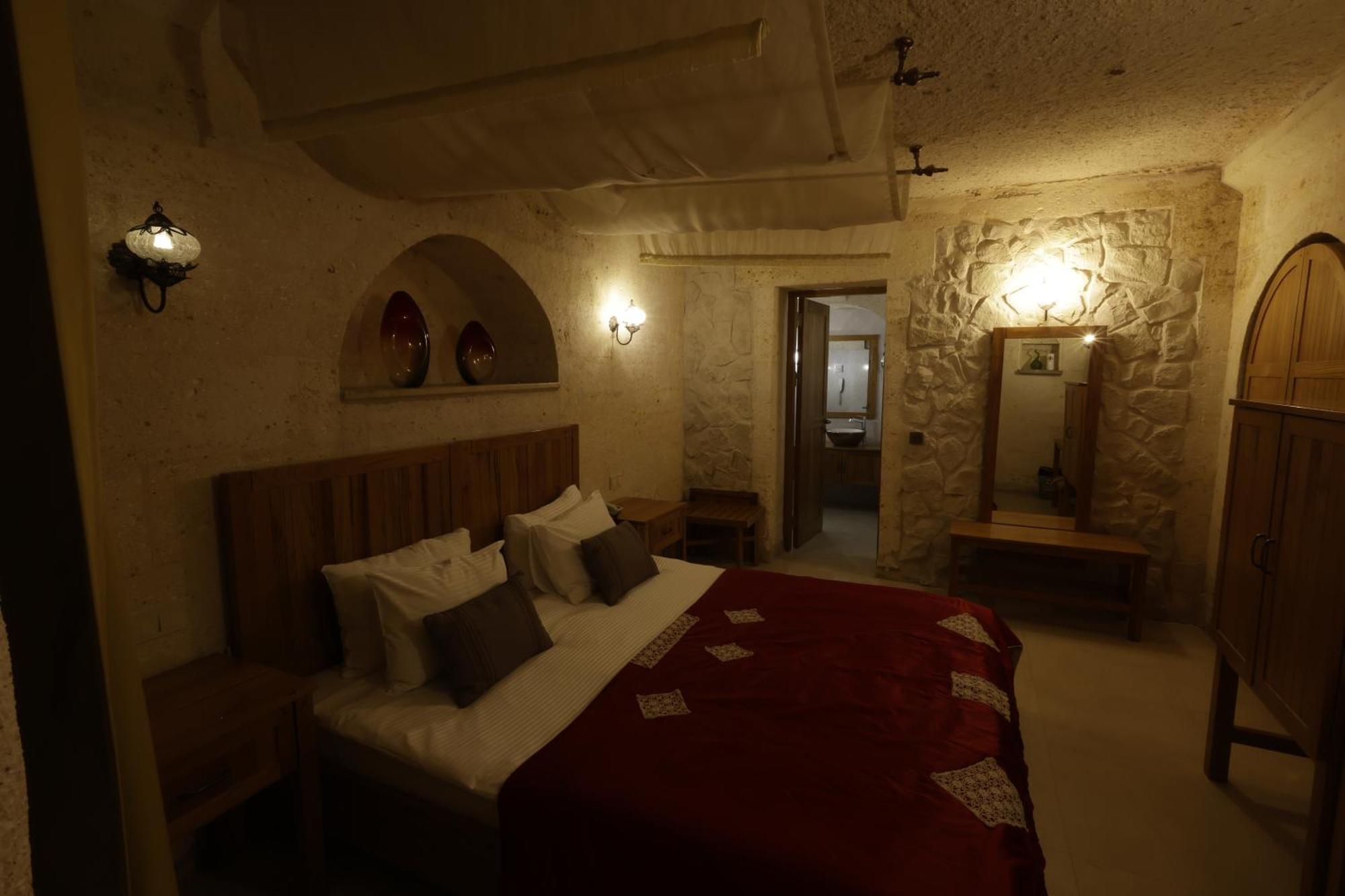 Anatelein Cave Hotel Uchisar Exterior photo