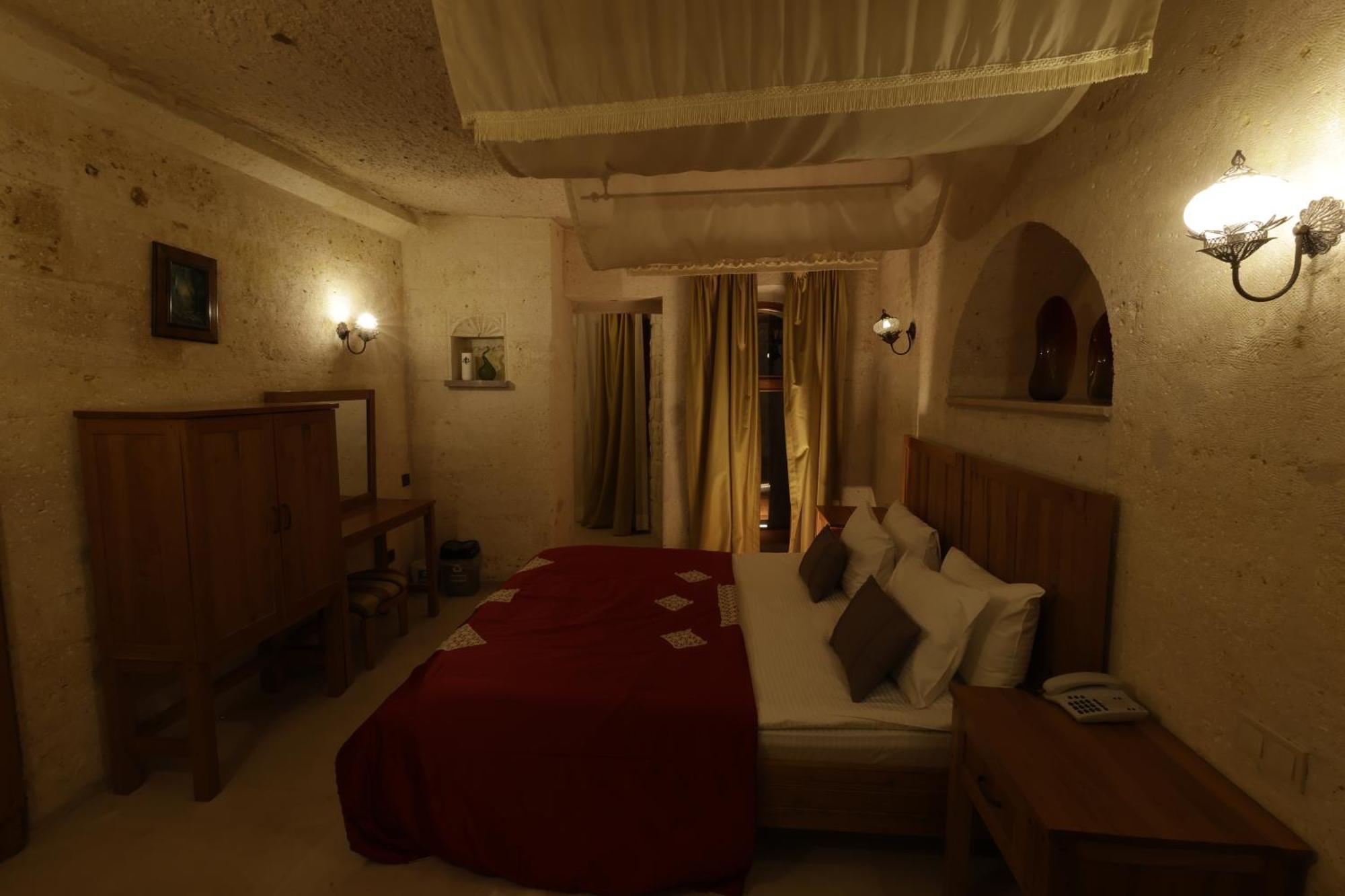Anatelein Cave Hotel Uchisar Exterior photo