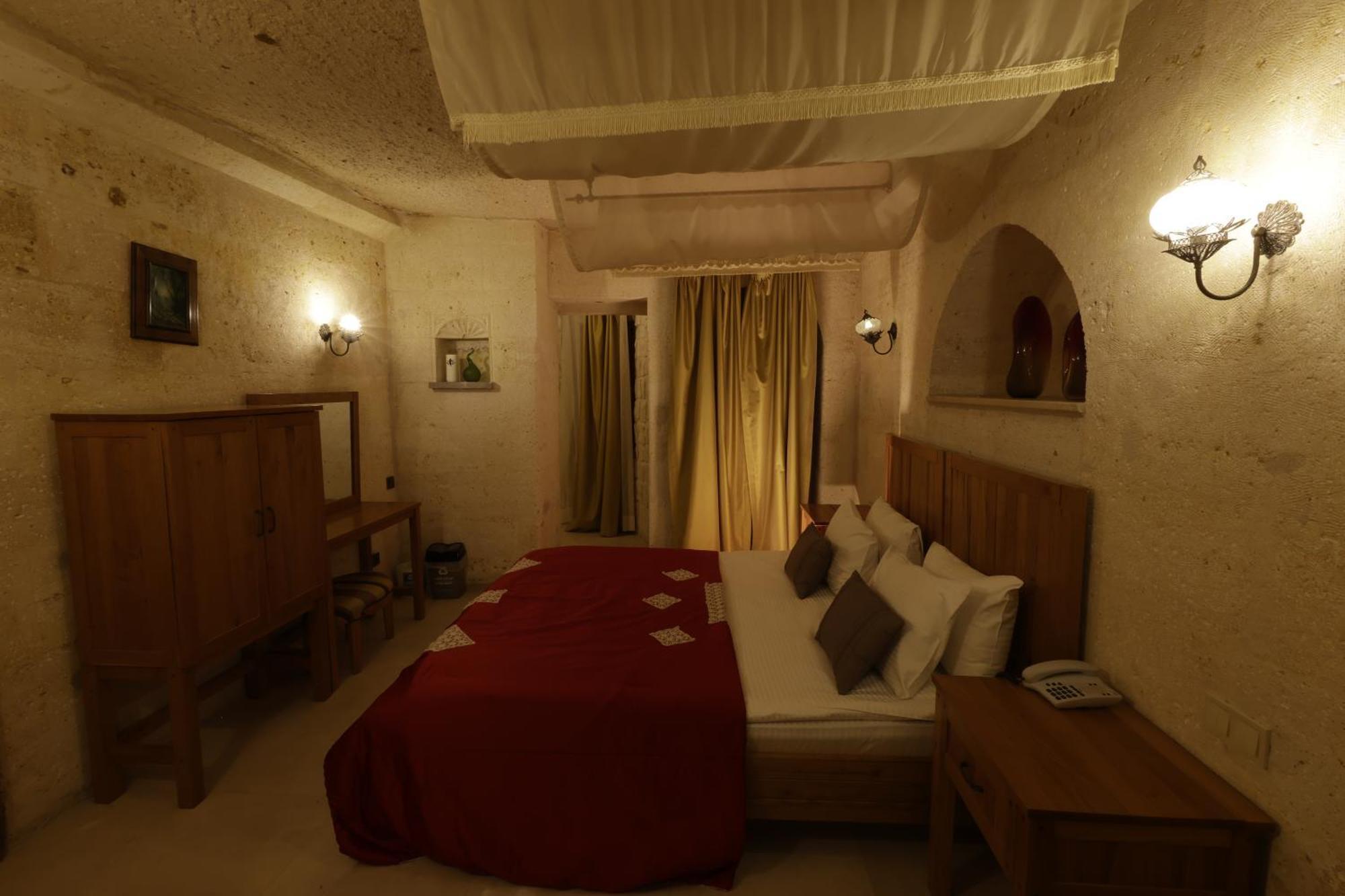 Anatelein Cave Hotel Uchisar Exterior photo