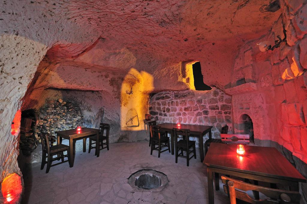 Anatelein Cave Hotel Uchisar Exterior photo